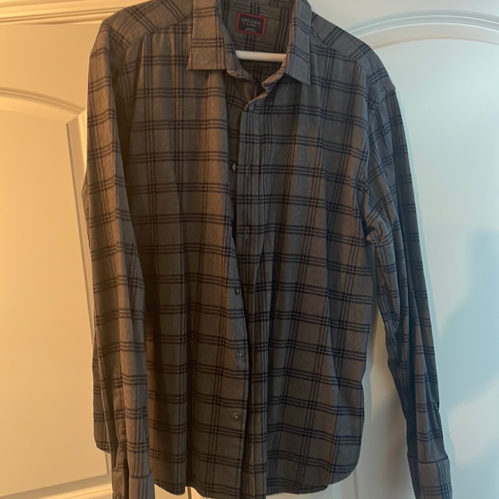 Untuck It Buttondown